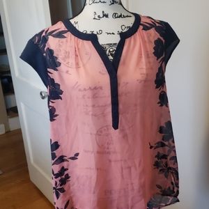 Beautiful cap sleeve blouse size xl